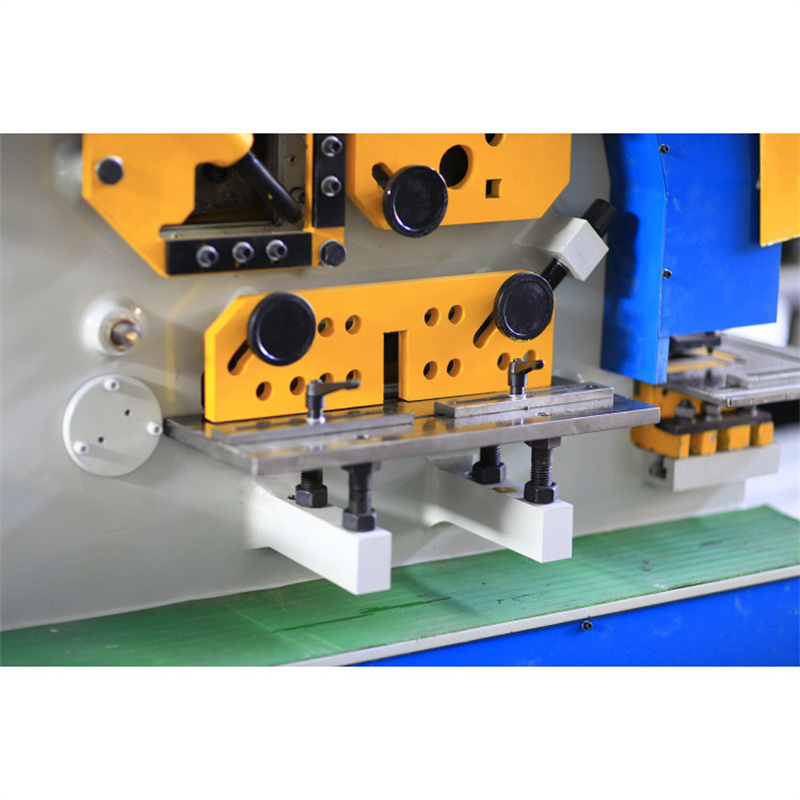 პატარა Cnc Q35y-16 40 ტონა რკინის მუშა ჰიდრავლიკური კომბინირებული დარტყმის მანქანა